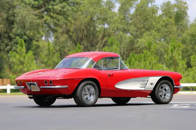 1961 年雪佛兰克尔维特 C1 350ci V8 04 2K 壁纸