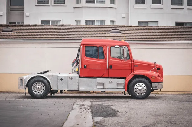2001 Freightliner FL112 Crew Cab 02