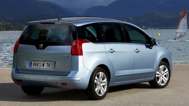 2009 pujo 5008 05 daunrodeu