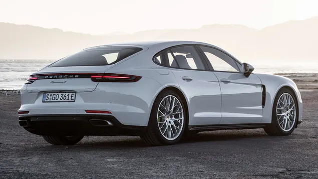 2016 Porsche Panamera E-Hybrid 02 HD wallpaper download