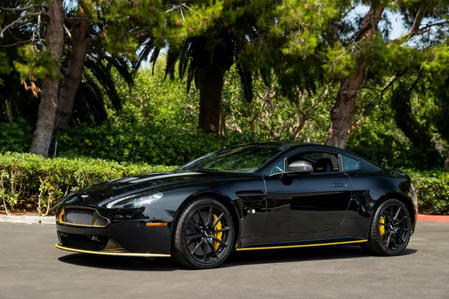 2017 m. aston martin 6.0 v12 vantage s 01 atsisiusti