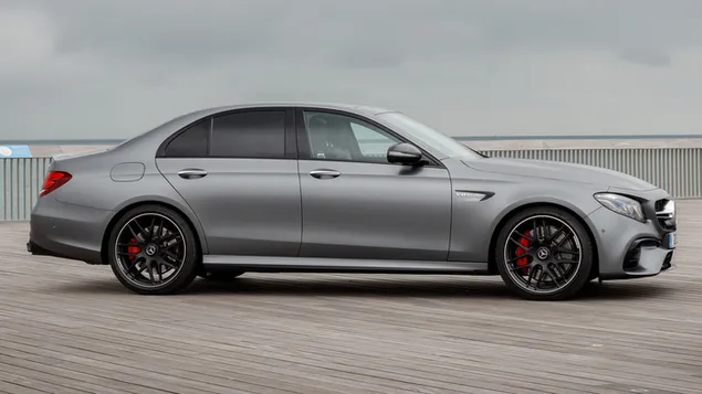 2017 mercedes-amg e 63 s 14 shkarkim