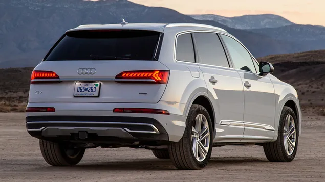 Tapeta 2020 Audi Q7 Quattro 02 HD