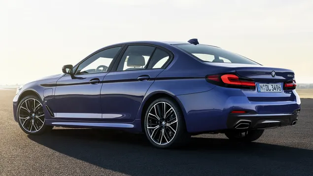 2020 BMW 530e Plug-In Hybrid M Sport 02 HD pozadina