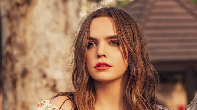 (2021) Superba „Bailee Madison” în Cibelle Levi pentru Rose and Ivy Journal Photoshoot 4K imagine de fundal