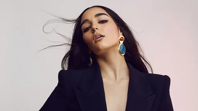 (2021) "ایندیانا ماسارا" زرق و برق دار در عکاسی مجله شیشه ای کاغذدیواری  4K