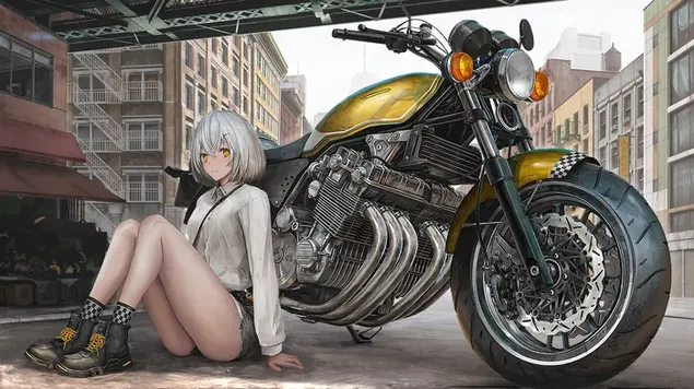 かわいい女の子が彼女のクールな自転車の下に座っています。