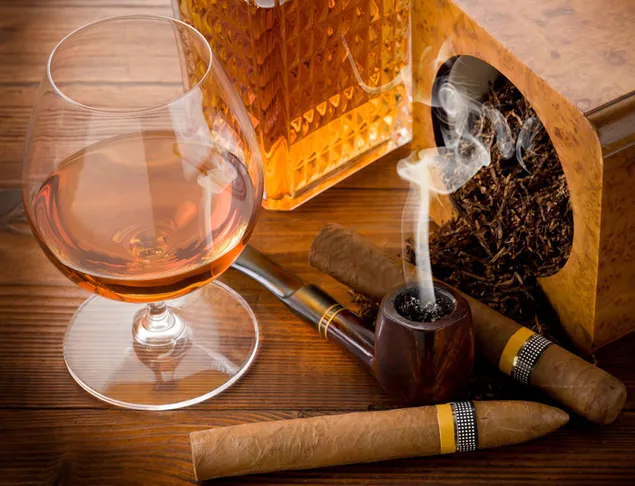 Et glas whisky og en tobakspibe og cigar download