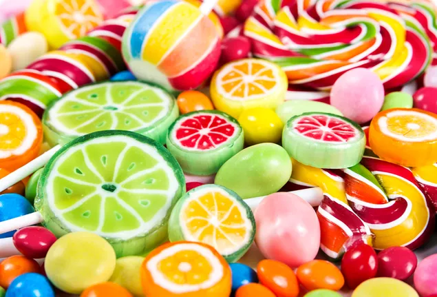 Una dispersión de caramelos multicolores