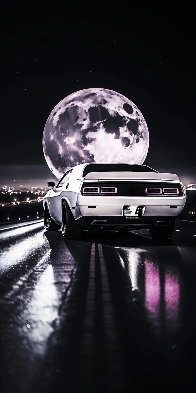 bijeli automobil koji se ogleda pod ogromnim punim mjesecom tokom mracne noci preuzmi
