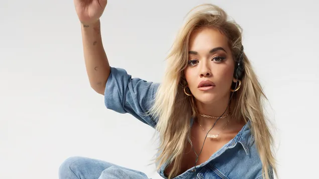Penyanyi Berambut perang comel 'Rita Ora' 4K kertas dinding