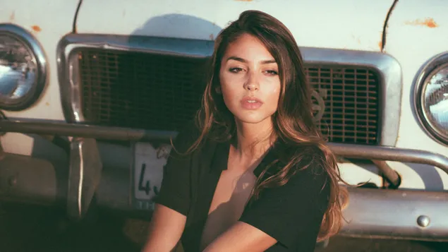 سبزه شایان ستایش "سلین فرچ" | مدل آمریکایی کاغذدیواری  4K