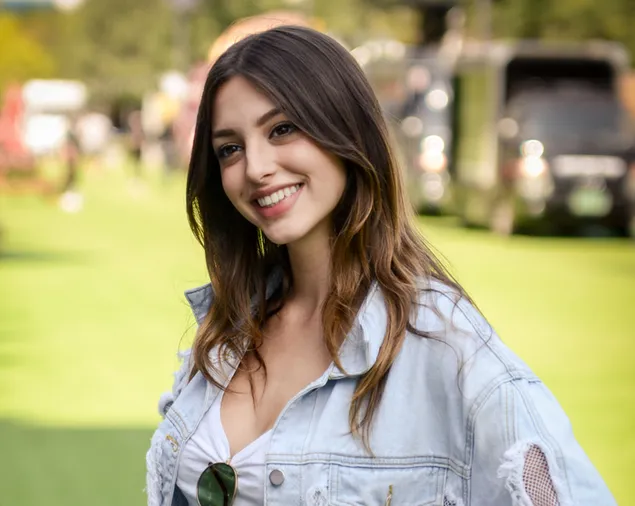 חיוך חמוד 'סלין פרח' המקסימה | דגם אמריקאי 2K טפט