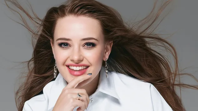 Senyuman Comel 'Katherine Langford' yang comel 4K kertas dinding