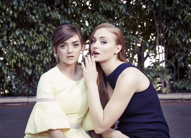 Adorable 'Maisie Williams' with Sophie Turner