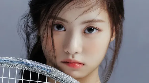 dkhtr sprt dwst dshtny ''khym grm'' z le sserafim (grwh dkhtrn kpop) brgyry khnyd