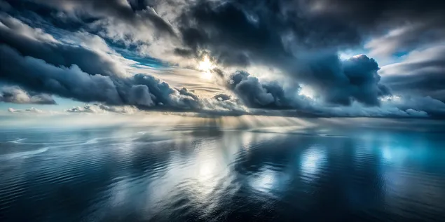 ערפל אוויר וצללים מעל ים אפל עם שמיים מעוננים לנוף שליו ומיסטי 4K טפט