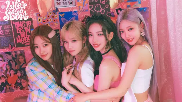 'Life's Too Short' MV 拍摄（女孩 | 专辑）中的 Aespa 成员 4K 壁纸