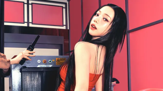 karina iz aespa na s''emkakh klipa <<hot mess>> skachat'