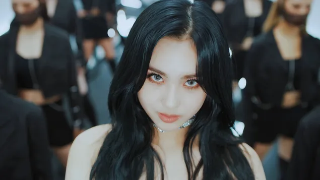 Aisha in 'Dun Dun' MV Shoot (2020) from Everglow (K-Pop Band) 4K wallpaper