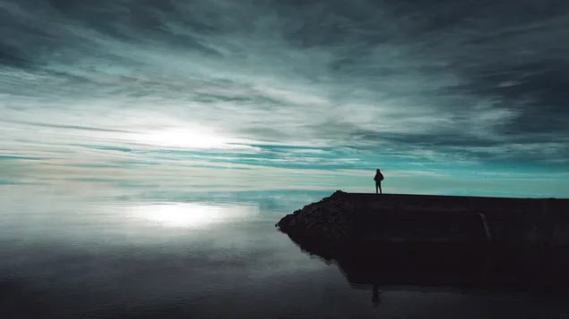 ילד לבד אל שפת האגם 4K טפט