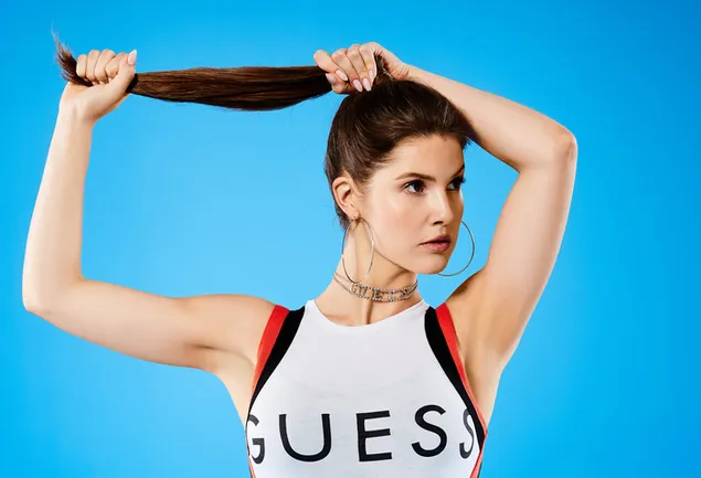 Páipéar balla Amanda cerny a bhfuil a cuid gruaige lena lámha2K