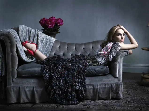 Erstaunliche Berühmtheit 'Natalie Portman' in einem Kleid mit Blumendruck