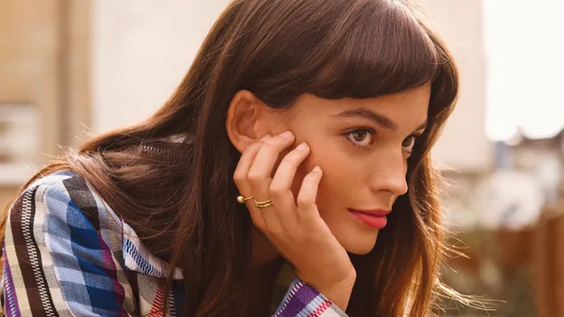 Elle Magazine 사진 촬영에서 미국 여배우 'Emma Mackey' 4K 배경화면