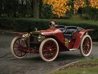 Tapeta Americký Roadster višňově-červené starožitné auto 2K