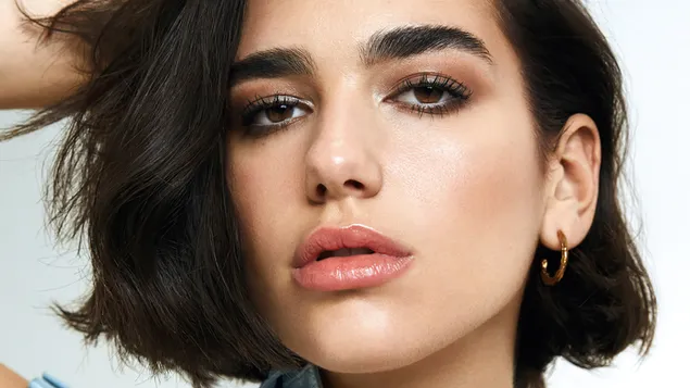 American Singer 'Dua Lipa' Face Close-Up download