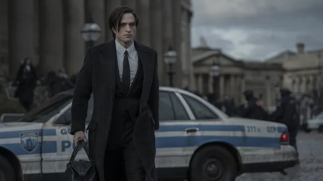 Лутиот Брус Вејн оди со чанта - Бетмен 4K тапет