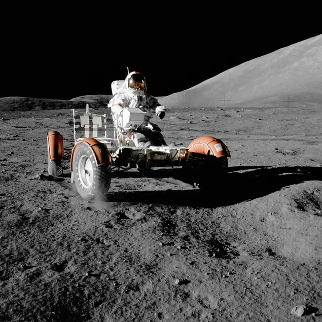 宇宙飛行士は月面をドライブします