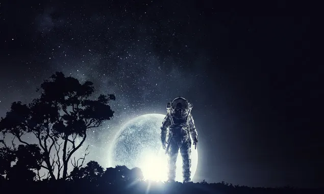 Astronauta majestuoso parado frente a la luna y los árboles