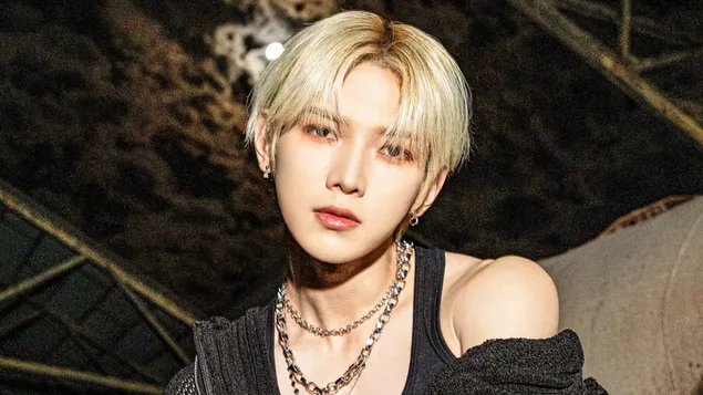 ATEEZ 'Yeo-sang' dalam Pemotretan Album Dunia