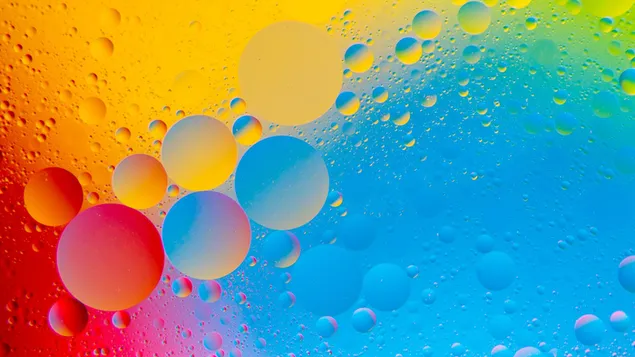 カラフルな色の泡で作られた虹色の背景 2K 壁紙