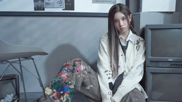 BAE van NMIXX (Kpop Band) | Love Me Like This MV Shoot 4K muurpapier