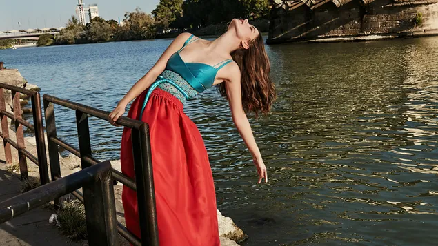 芭芭拉帕爾文 | Elle西班牙拍攝 4K 壁紙