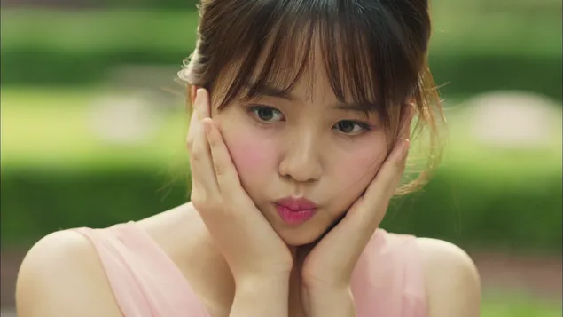 kaunis nayttelija kim so-hyun poseeraa sopona lataa