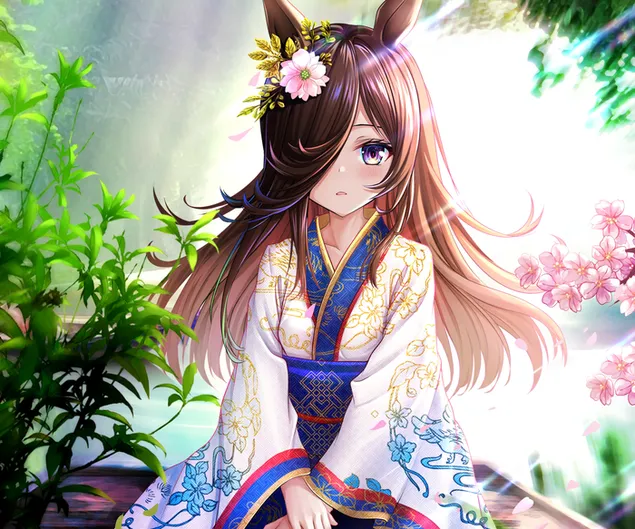Schönes Anime-Mädchen mit langen Haaren in traditioneller Kleidung zwischen Pflanzen und Blumen