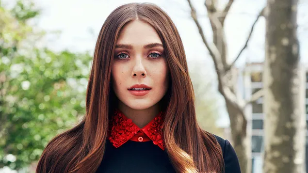 Pragtige Brunette 'Elizabeth Olsen' 4K muurpapier