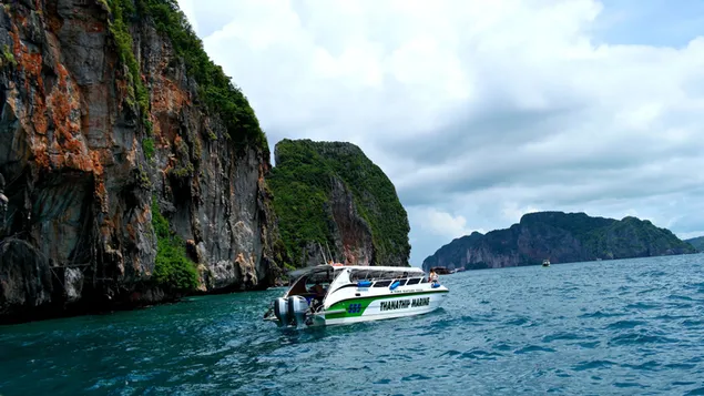 Hermoso destino de isla en isla en Tailandia