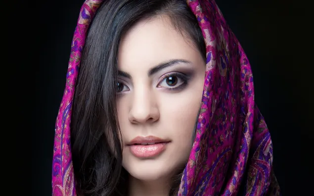 Schönes indisches Mädchen 2K Hintergrundbild