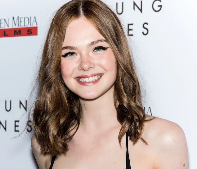 مدل زیبا - ال فانینگ کاغذدیواری  2K