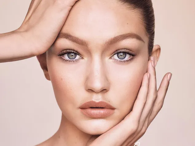 Hermosa modelo 'Gigi Hadid' (Primer plano de la cara) | Sesión de fotos maybelline