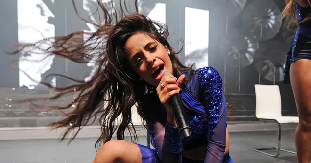 นักร้องสาวสวย Camila Cabello ร้องเพลง 2K วอลเปเปอร์