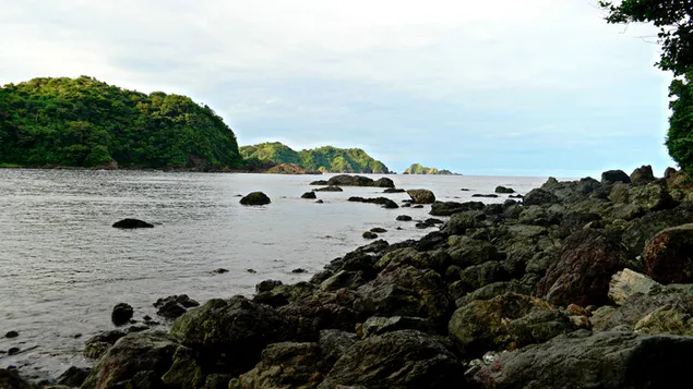 Hình nền Những tảng đá lớn trên bờ biển 4K