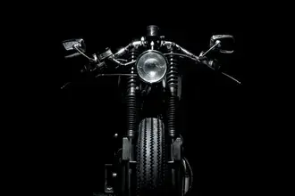 cernobily motocykl stahnout