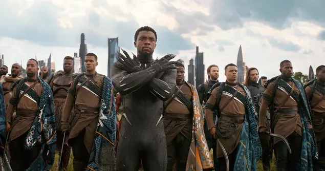 black panther con il suo esercito scarica