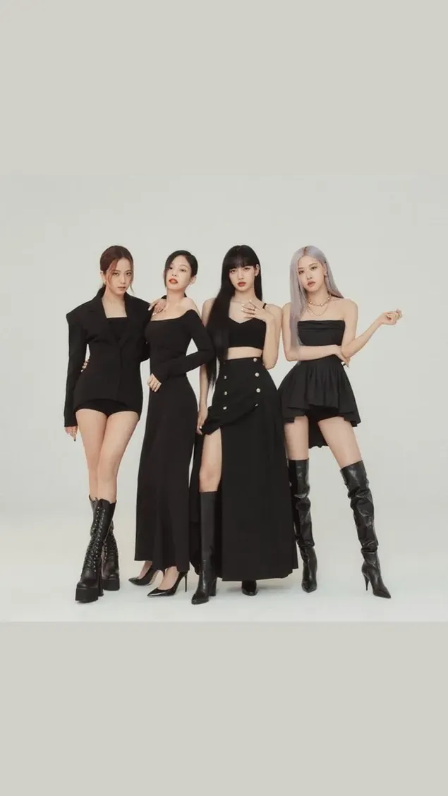 Blackpink-muziekgroepsleden Jennie, Jisoo, Rose en Lisa in zwarte jurken