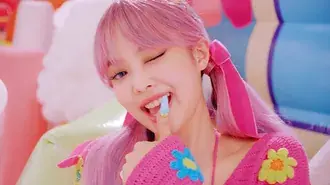 블랙핑크의 귀여운 제니 'Ice Cream' M/V (The Album) 4K 배경화면
